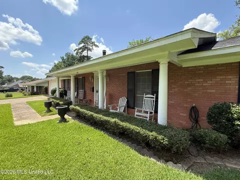 1842 Lake Trace Dr, Jackson, MS 39211 photo 24