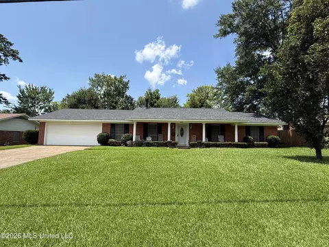1842 Lake Trace Dr, Jackson, MS 39211 photo 1