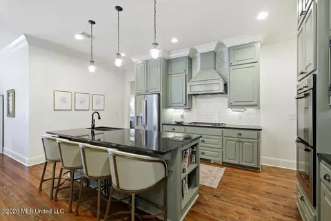 Kitchen - 130 Grayhawk Dr, Madison, MS 39110 photo 2 of 4