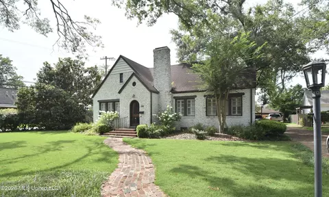 208 W Harding Ave, Greenwood, MS 38930