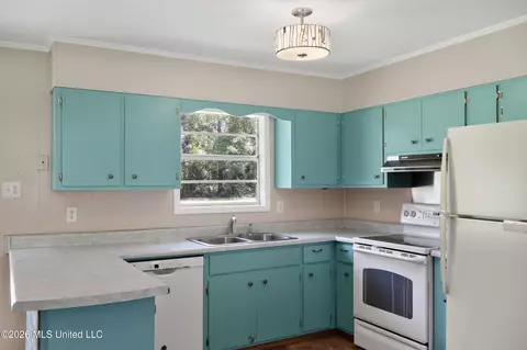 Kitchen - 6301 Cleo Dr, Moss Point, MS 39562 photo 1 of 5