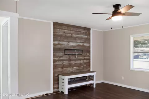 Living - 6301 Cleo Dr, Moss Point, MS 39562 photo 5 of 5