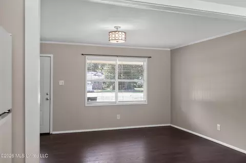 Living - 6301 Cleo Dr, Moss Point, MS 39562 photo 3 of 6