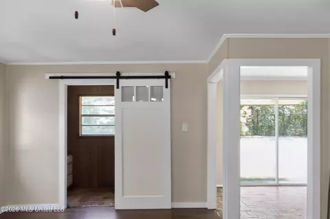 Entry Way - 6301 Cleo Dr, Moss Point, MS 39562 photo 3 of 5