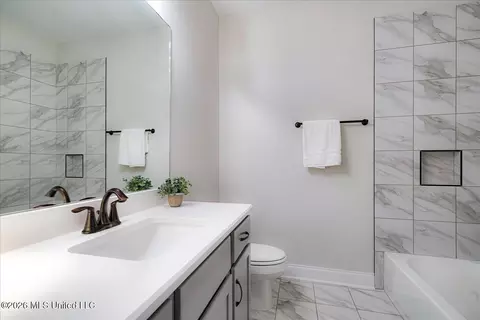Bath - 2273 Scott Meadows Ln, Hernando, MS 38632 photo 1 of 1