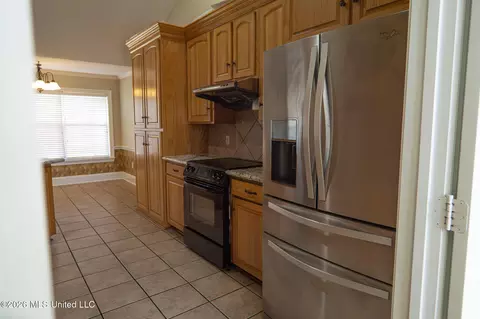 Kitchen - 450 Fairfield Dr, Madison, MS 39110 photo 1 of 3