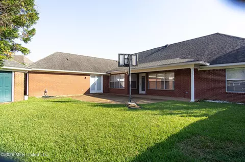 Exterior - 450 Fairfield Dr, Madison, MS 39110 photo 4 of 5