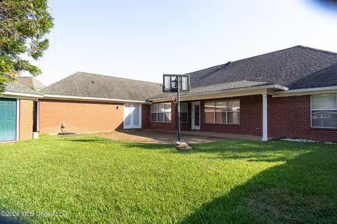 Exterior - 450 Fairfield Dr, Madison, MS 39110 photo 5 of 6
