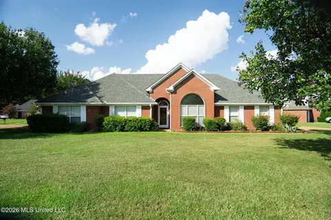 Exterior - 450 Fairfield Dr, Madison, MS 39110 photo 2 of 6