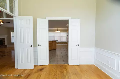 Entry Way - 450 Fairfield Dr, Madison, MS 39110 photo 1 of 3