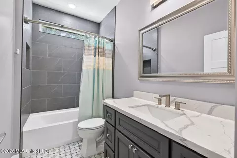 Bath - 5075 D W North Rd, Kiln, MS 39556 photo 4 of 4
