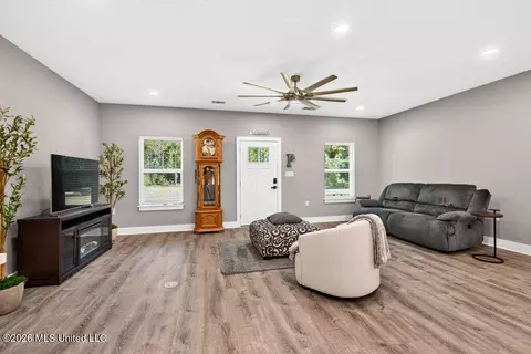 Living - 5075 D W North Rd, Kiln, MS 39556 photo 1 of 1