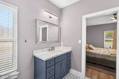 Bath - 5075 D W North Rd, Kiln, MS 39556 photo 2 of 4