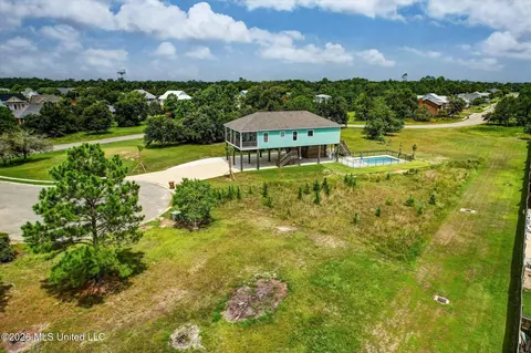 2 Sea View Cir, Long Beach, MS 39560