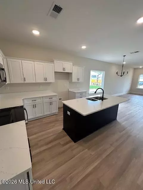 Kitchen - 6039 Hickory Point Dr, Walls, MS 38680 photo 1 of 2