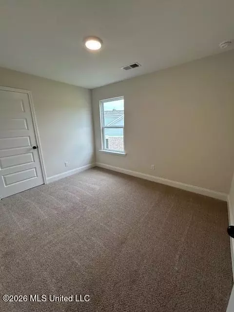 Bedroom - 6039 Hickory Point Dr, Walls, MS 38680 photo 2 of 2