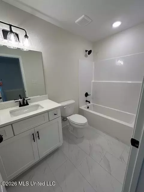 Bath - 6039 Hickory Point Dr, Walls, MS 38680 photo 4 of 4
