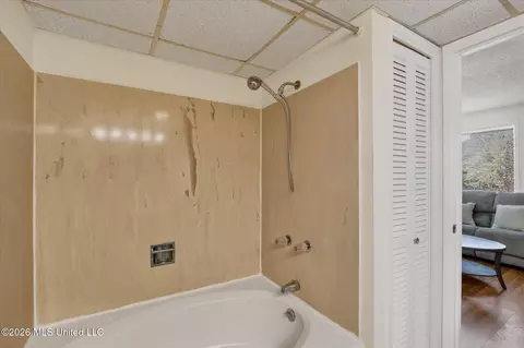 Bath - 134 Lakeside Villla, Diamondhead, MS 39525 photo 2 of 2