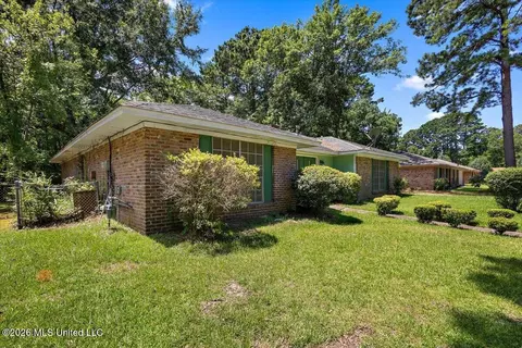 335 Foxboro Dr, Jackson, MS 39211 photo 2