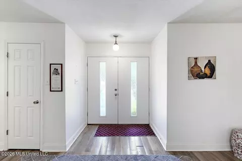 335 Foxboro Dr, Jackson, MS 39211 photo 4