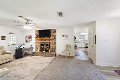 335 Foxboro Dr, Jackson, MS 39211 photo 6