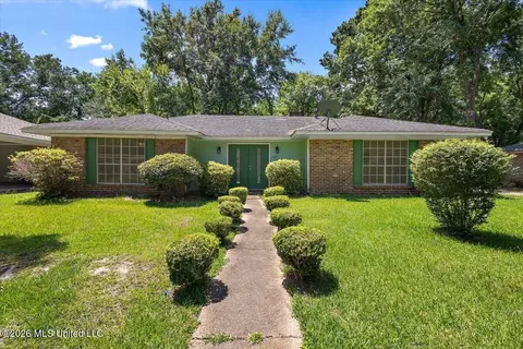 335 Foxboro Dr, Jackson, MS 39211 photo 1
