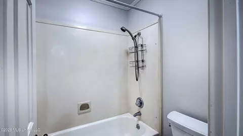 Bath - 708 Benwick Dr, Brandon, MS 39047 photo 3 of 3
