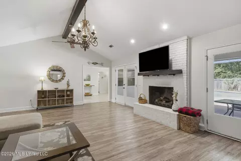 Living - 96 Summit Ridge Dr, Brandon, MS 39042 photo 3 of 3