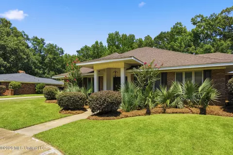 Exterior - 96 Summit Ridge Dr, Brandon, MS 39042 photo 3 of 9
