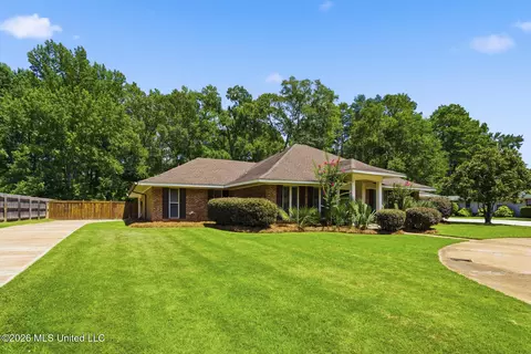 Exterior - 96 Summit Ridge Dr, Brandon, MS 39042 photo 2 of 9