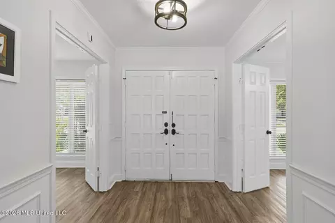 Entry Way - 96 Summit Ridge Dr, Brandon, MS 39042 photo 1 of 2