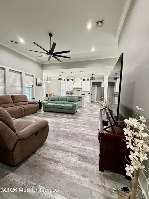 Living - 509 Pemberton Pl, Picayune, MS 39466 photo 1 of 1