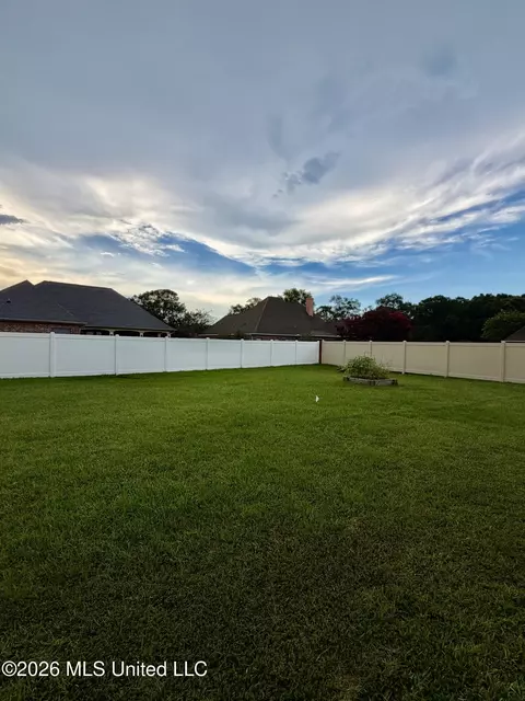 Exterior - 509 Pemberton Pl, Picayune, MS 39466 photo 3 of 4