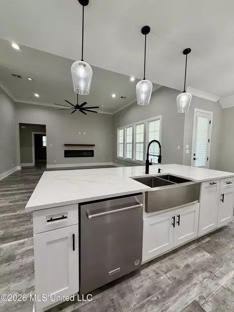 Kitchen - 509 Pemberton Pl, Picayune, MS 39466 photo 2 of 7