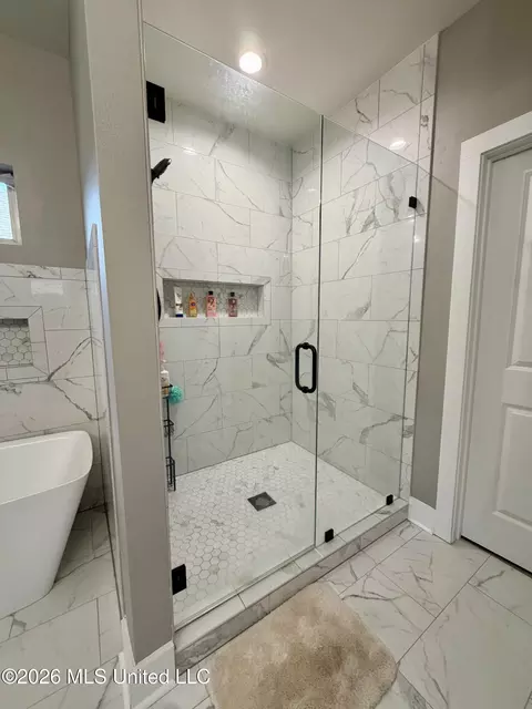 Bath - 509 Pemberton Pl, Picayune, MS 39466 photo 2 of 6