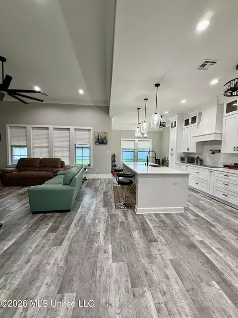 Kitchen - 509 Pemberton Pl, Picayune, MS 39466 photo 1 of 4