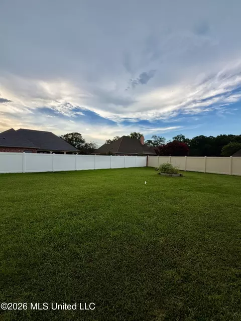 Exterior - 509 Pemberton Pl, Picayune, MS 39466 photo 5 of 6