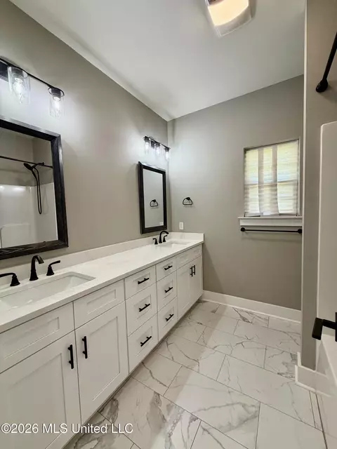 Bath - 509 Pemberton Pl, Picayune, MS 39466 photo 5 of 7