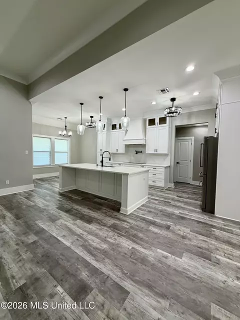 Kitchen - 509 Pemberton Pl, Picayune, MS 39466 photo 3 of 7