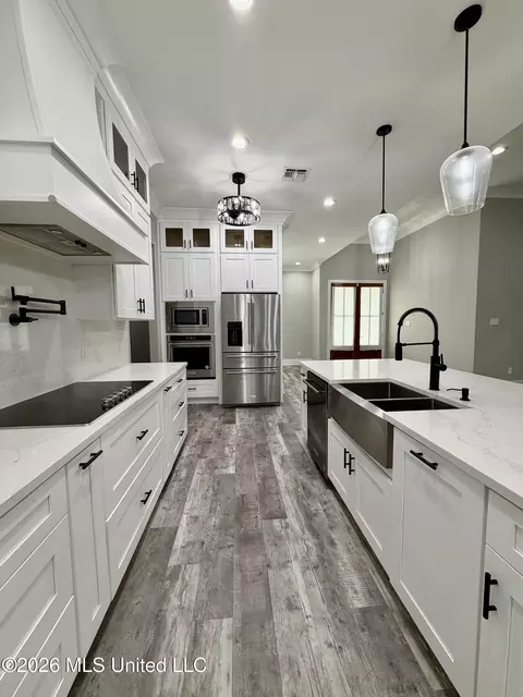 Kitchen - 509 Pemberton Pl, Picayune, MS 39466 photo 7 of 7