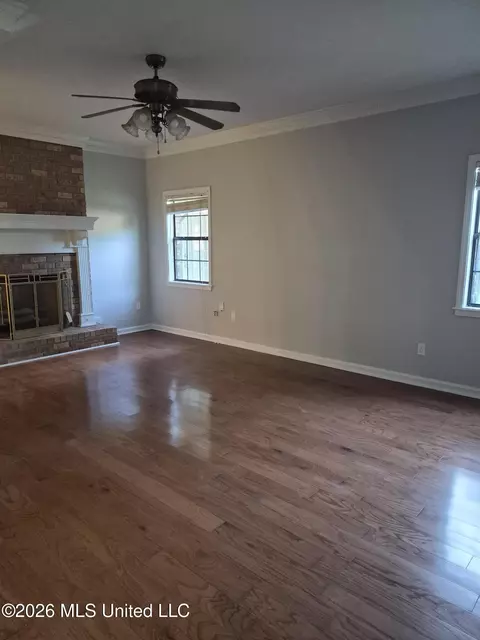 Living - 6313 Cedarwood Dr, Jackson, MS 39213 photo 5 of 5