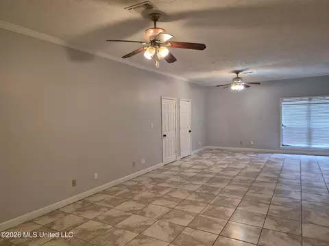 Living - 6313 Cedarwood Dr, Jackson, MS 39213 photo 4 of 5
