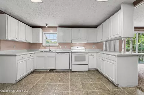 2916 Lee Pierce Rd, Moss Point, MS 39562 photo 11