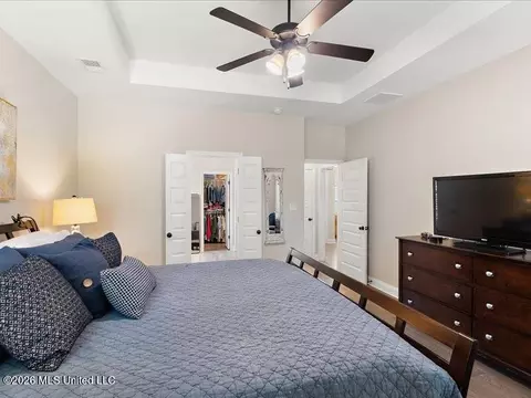 Bedroom - 722 Dudley Dr, Hernando, MS 38632 photo 2 of 5
