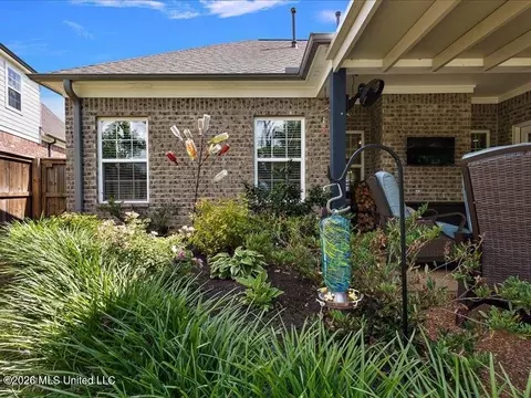 Exterior - 722 Dudley Dr, Hernando, MS 38632 photo 10 of 10