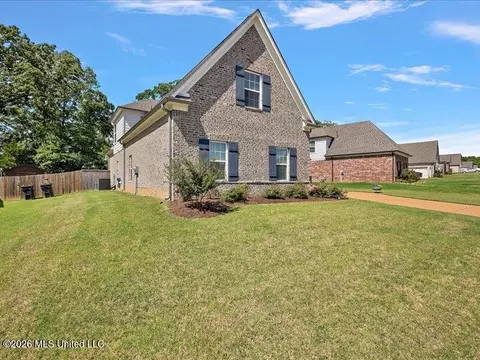 Exterior - 722 Dudley Dr, Hernando, MS 38632 photo 4 of 10
