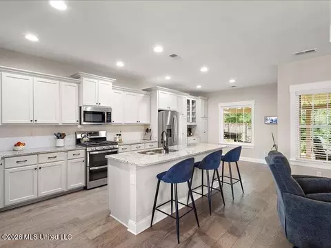 Kitchen - 722 Dudley Dr, Hernando, MS 38632 photo 5 of 5