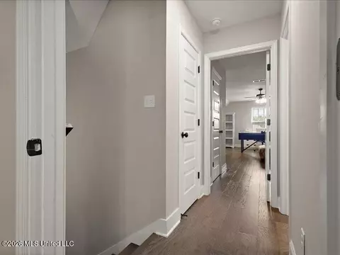Entry Way - 722 Dudley Dr, Hernando, MS 38632 photo 4 of 5