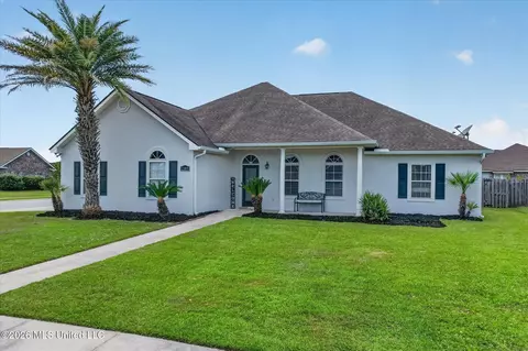 2109 Eva Ave, Ocean Springs, MS 39564