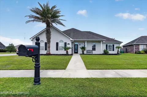 2109 Eva Ave, Ocean Springs, MS 39564